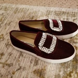 COPY - KARL LAGERFELD PARIS,  Burgund velvet Rhinestone